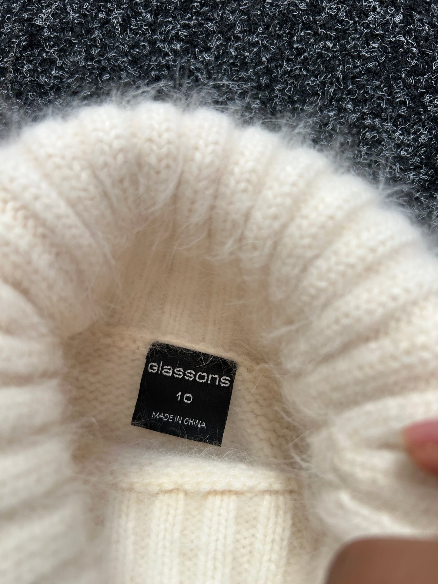 Glassons Turtle Neck White size 10 Small Soft Sweater