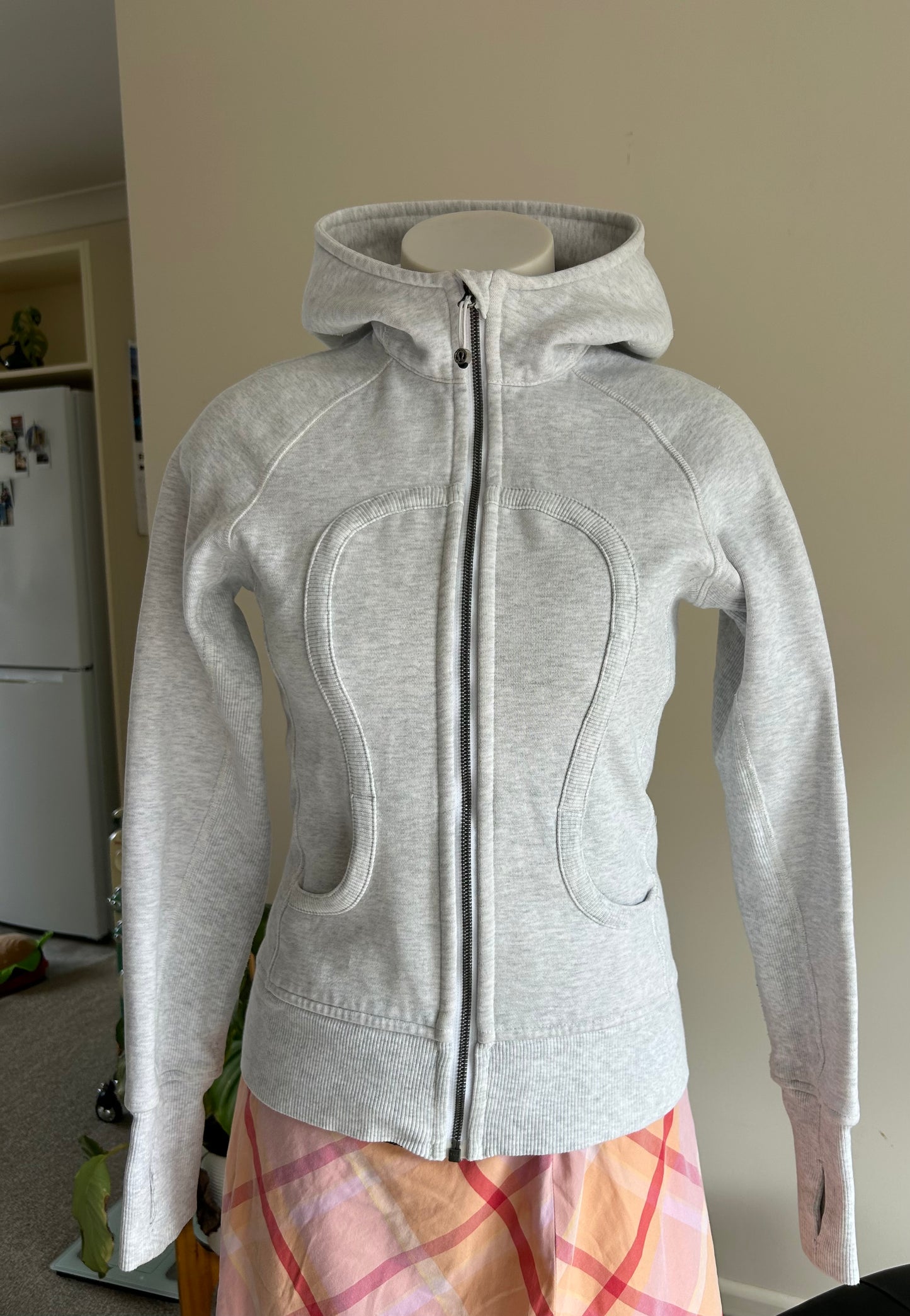 Lululemon Scuba Full-Zip Hoodie in a light grey size 4 Pink Logo