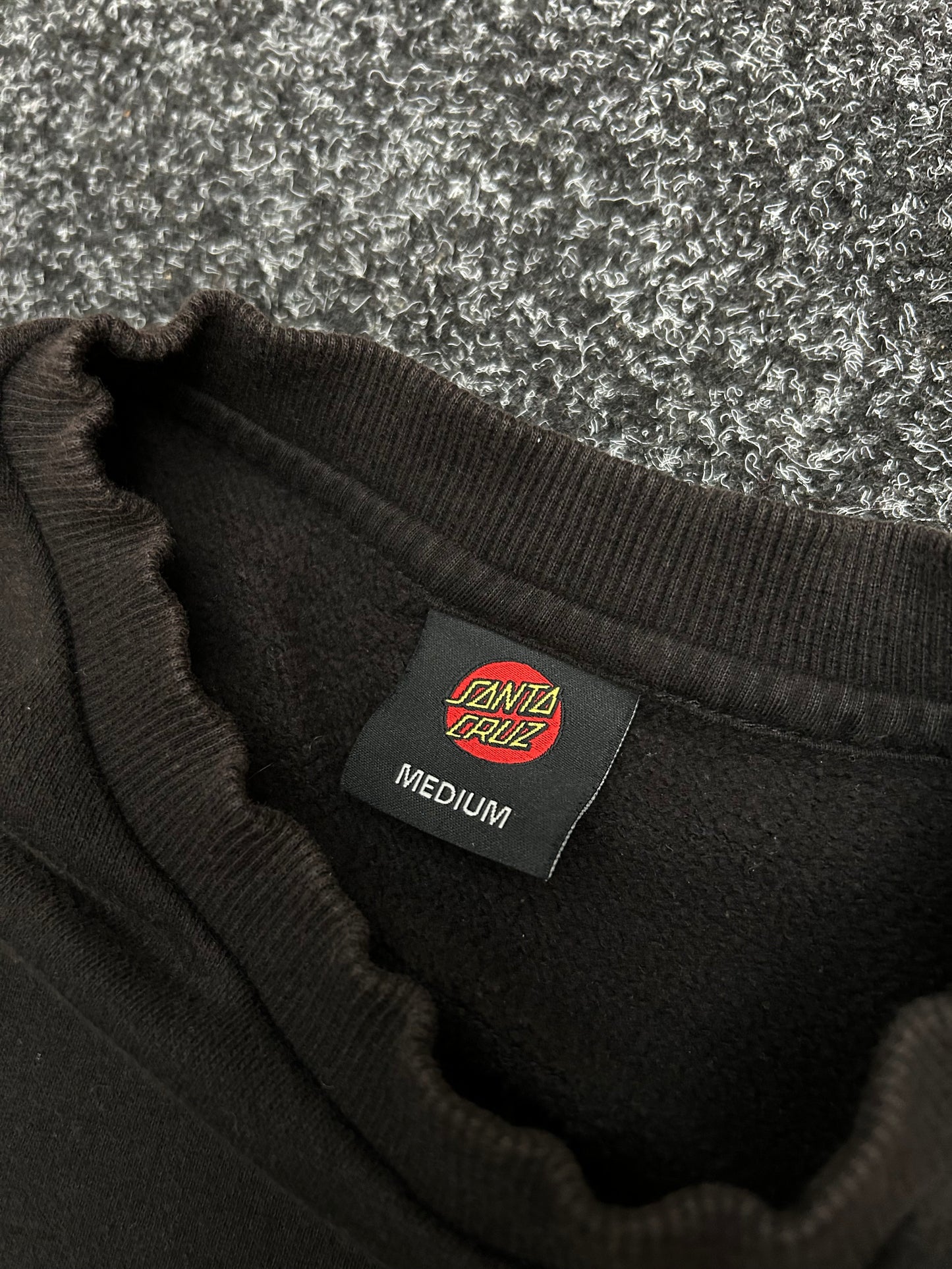 SANTA CRUZ CREWNECK CLASSIC DOT CHEST A bit Faded Black