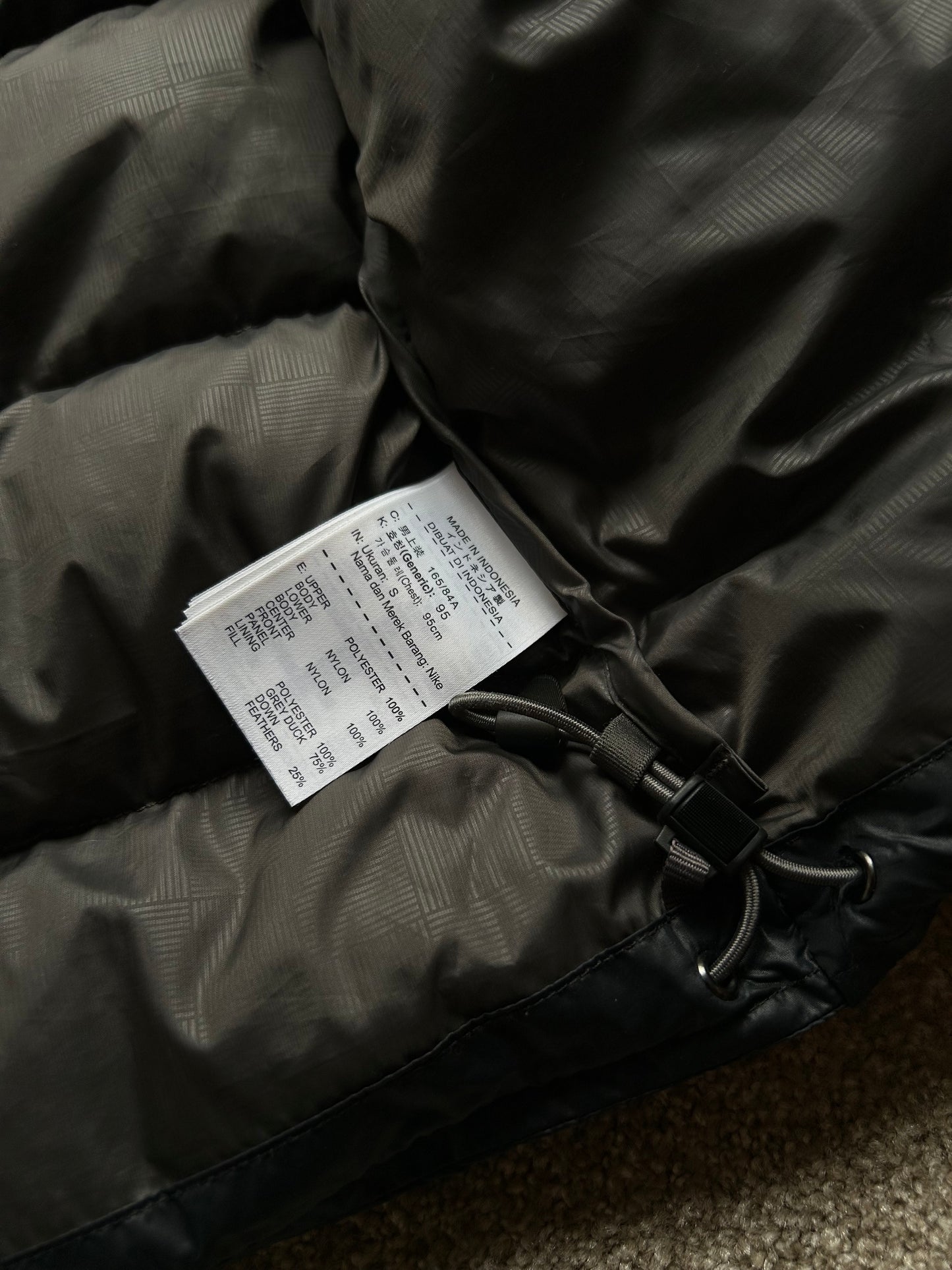 Nike Duck Down Puffer Vest Small Orange Tag Black