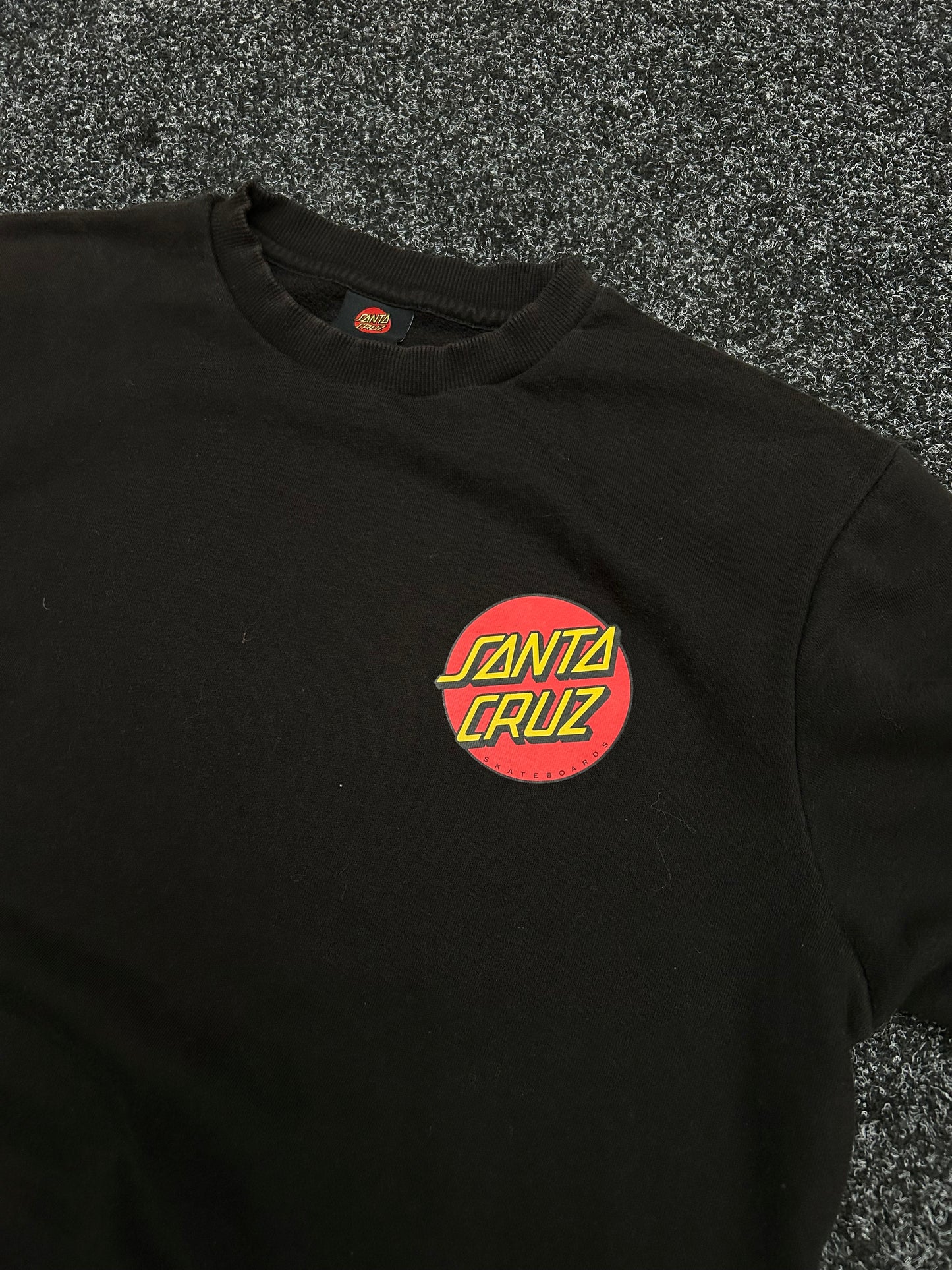 SANTA CRUZ CREWNECK CLASSIC DOT CHEST A bit Faded Black