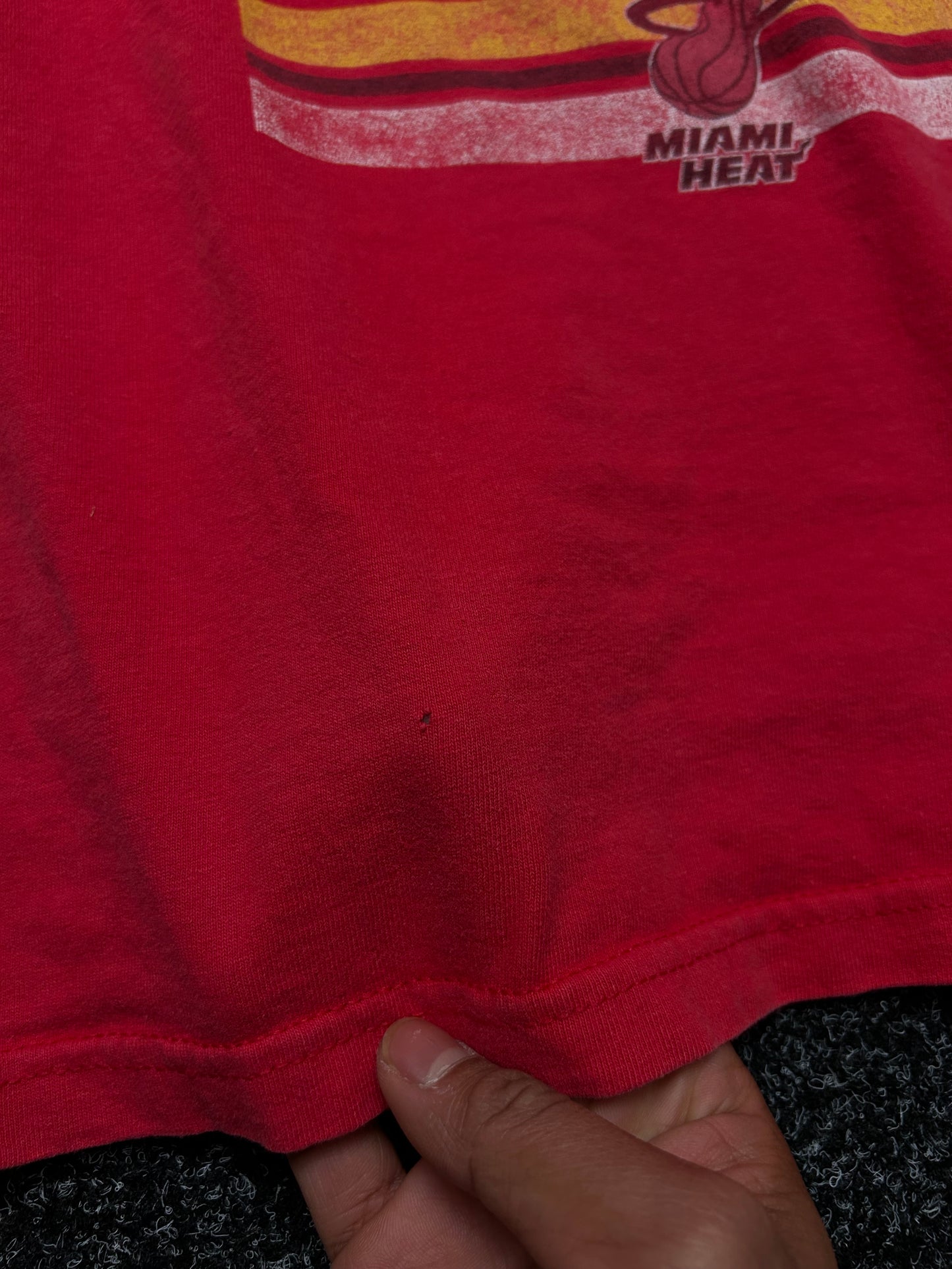 Mickey Mouse NBA Miami Heat Tshirt Slam Dunk Mickey Large Red
