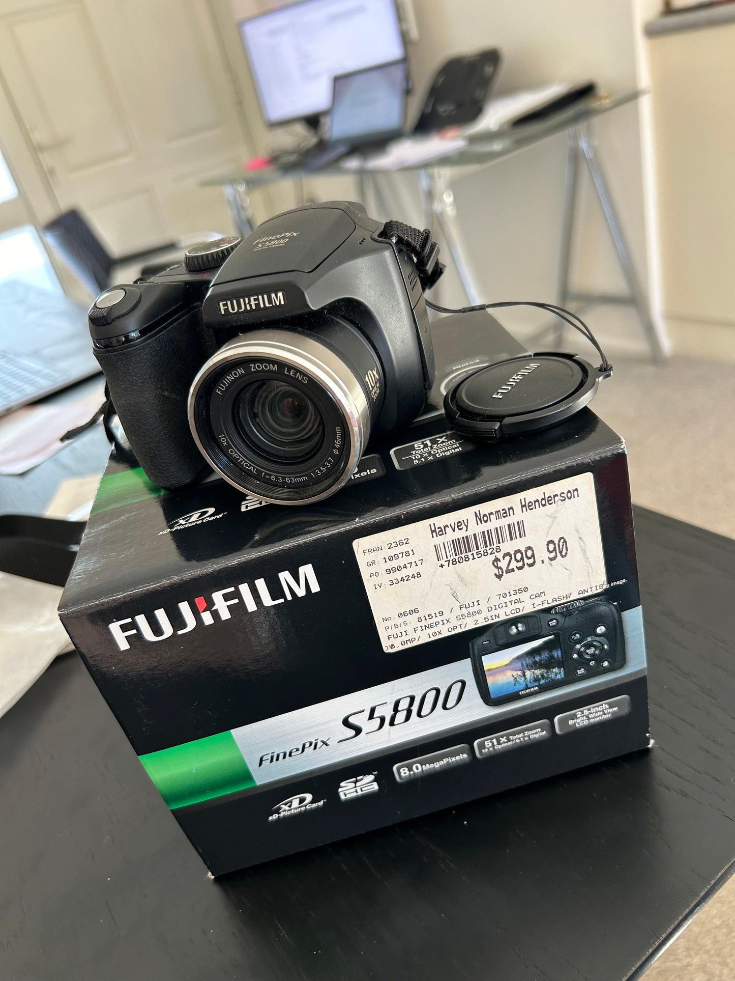Fujifilm FinePix S5800 digital camera