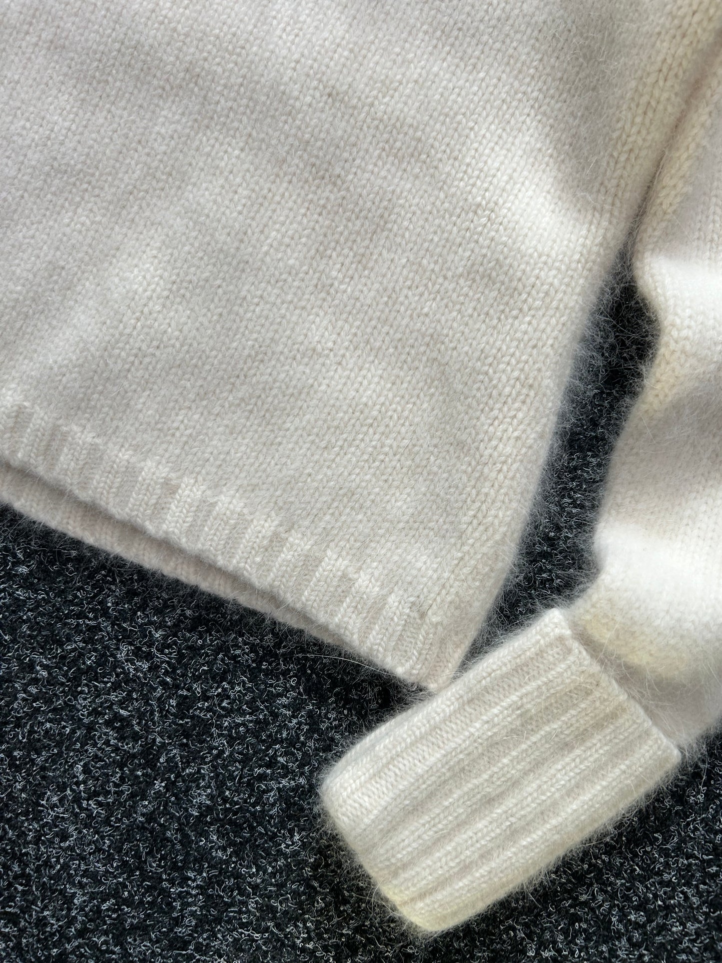 Glassons Turtle Neck White size 10 Small Soft Sweater