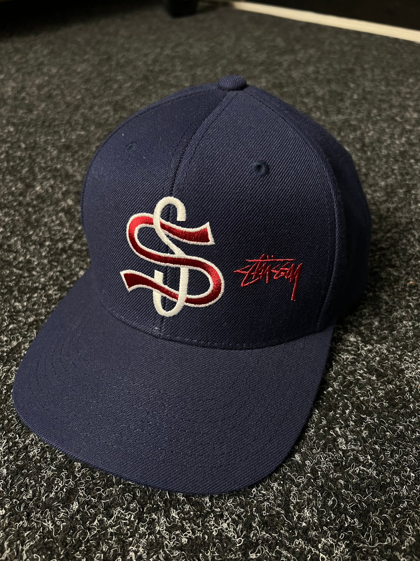 STUSSY
BIG LEAGUE POINT CROWN CAP LIGHT NAVY