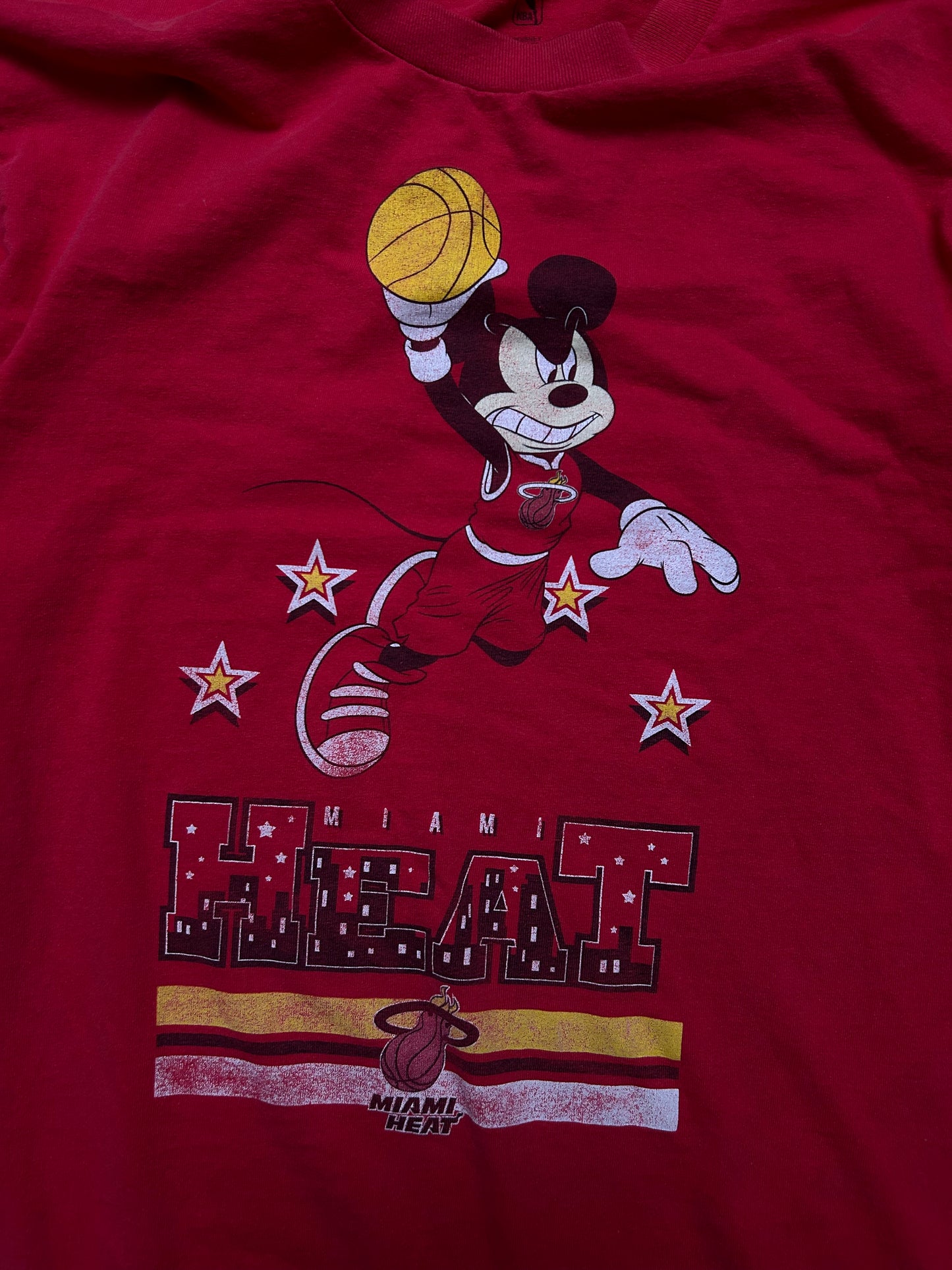 Mickey Mouse NBA Miami Heat Tshirt Slam Dunk Mickey Large Red