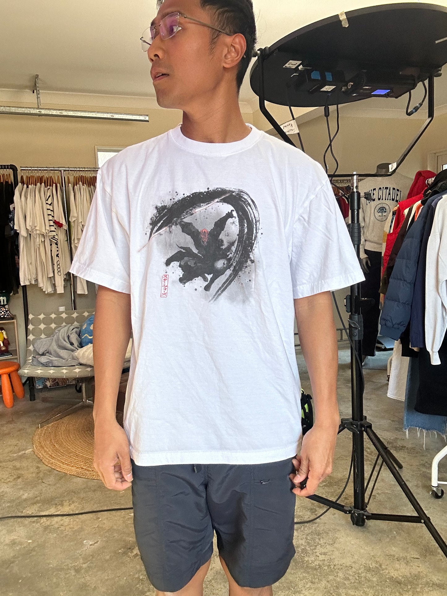 white Star Wars themed t-shirt featuring a Japanese-style ink brush graphic of the character Darth Maul XL