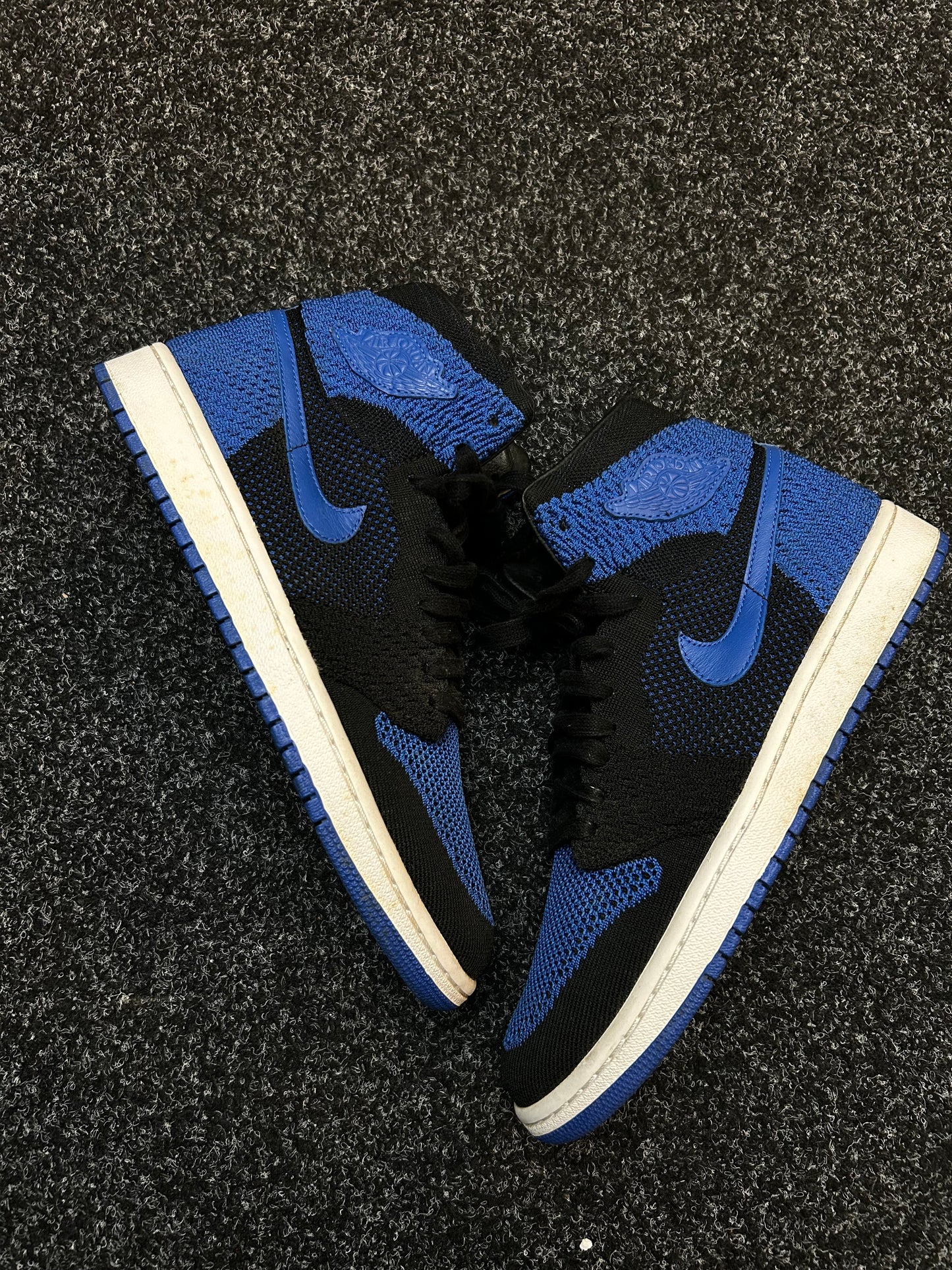 AIR JORDAN I FLYKNIT
ROYAL size 9 Mens