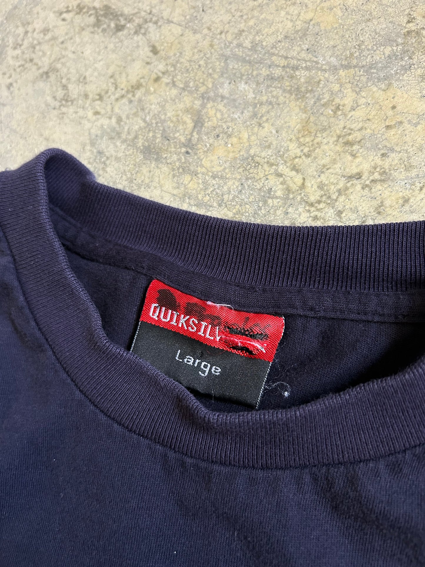 Navy blue vintage Quiksilver "Boardriding Company" graphic t-shirt