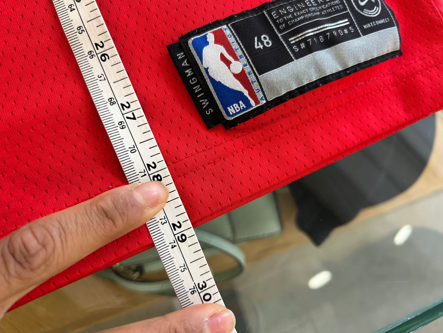 Nike Toronto Raptors Kawhi Leonard Icon Edition Swingman jersey from his 2018–2019 championship season Large