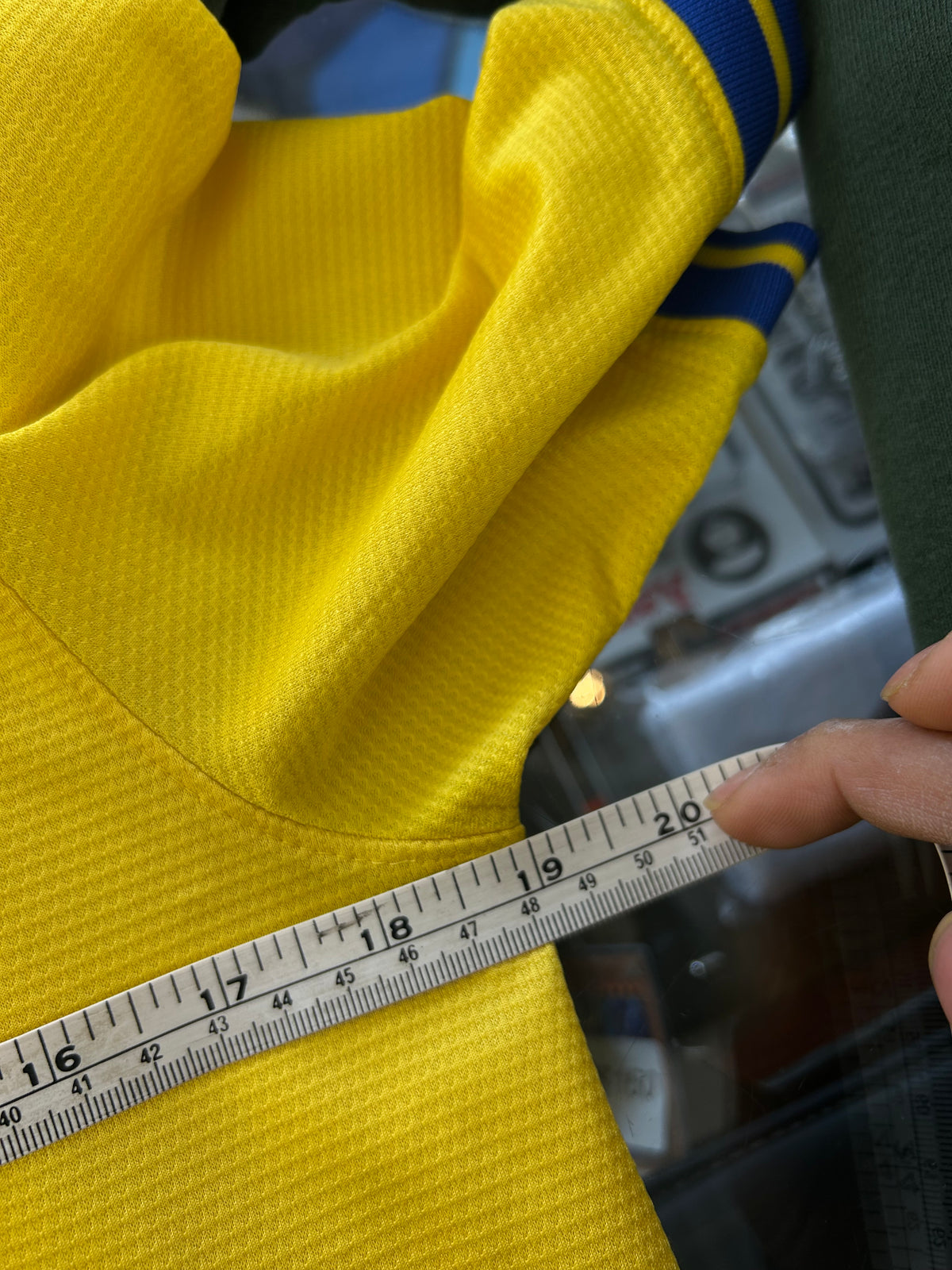 Nike Arsenal FC 2013-14 Away Jersey in yellow and blue with a polo collar Small