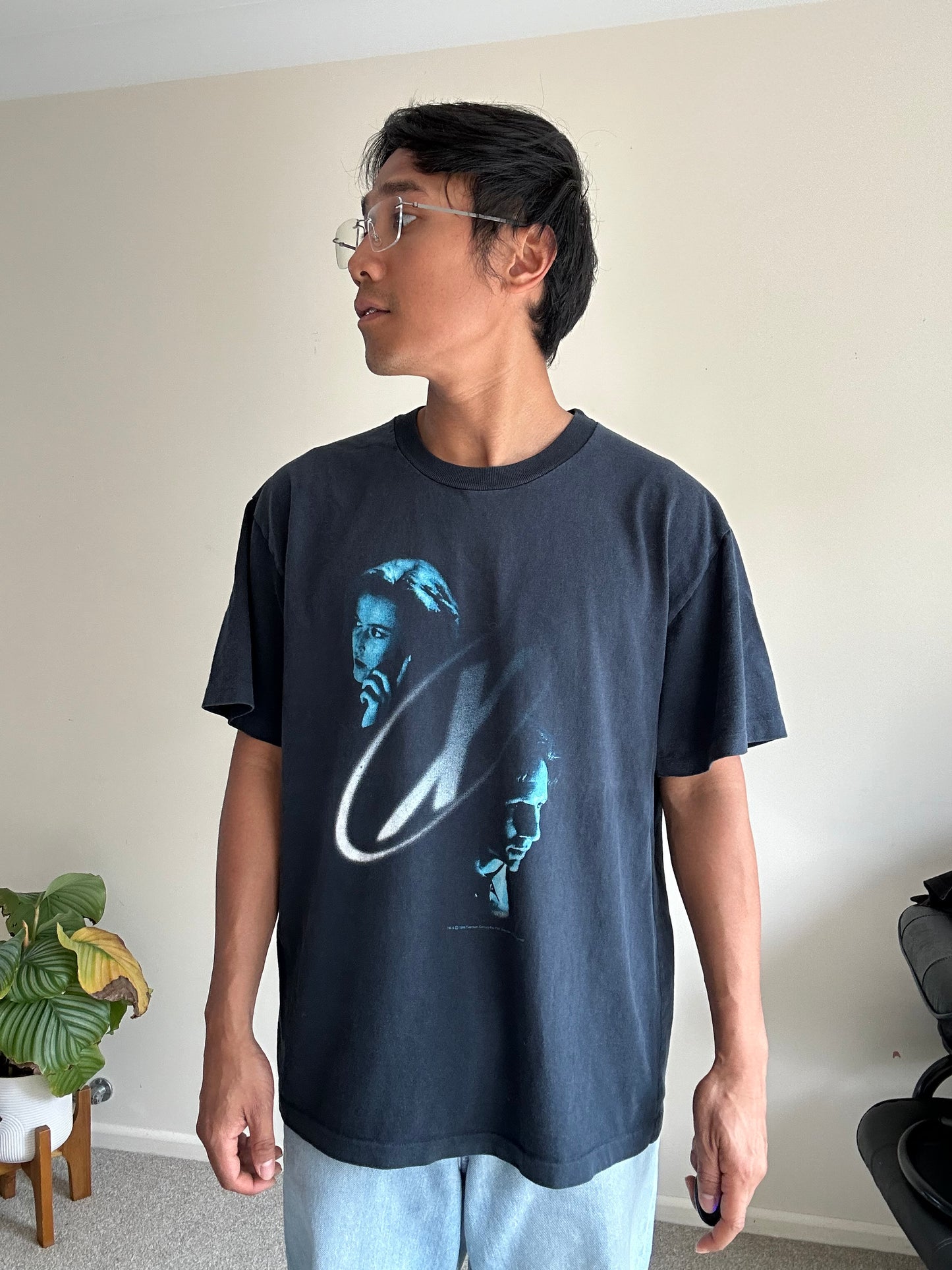 vintage 90s The X-Files promotional movie t-shirt featuring Mulder and Scully Top Heavy Tag Large