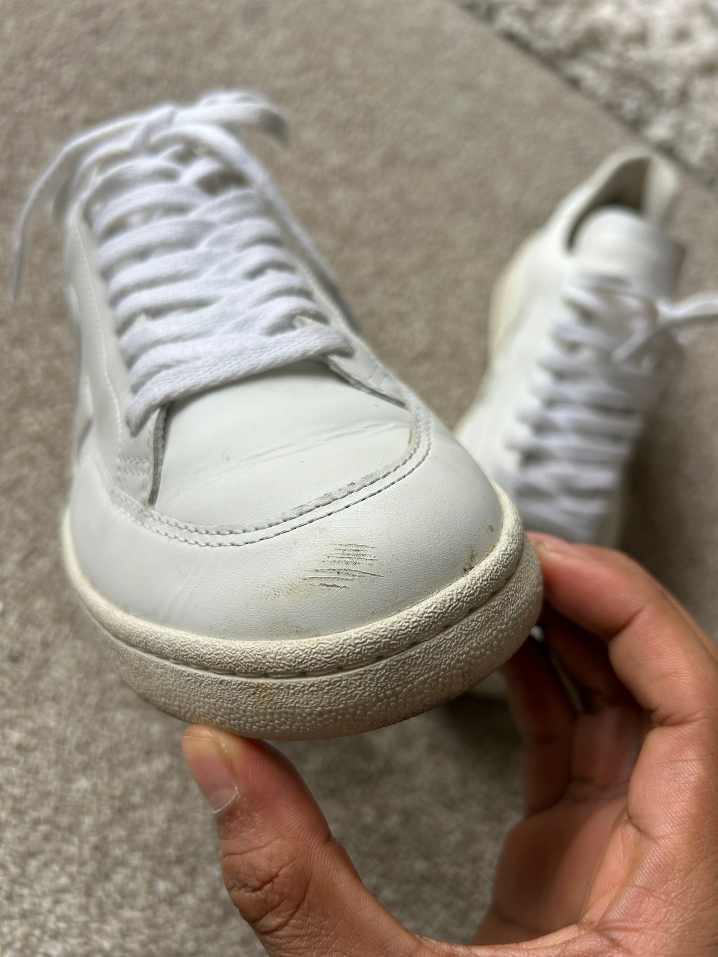 Veja V12 Cream Size 10 Women's 9 Mens