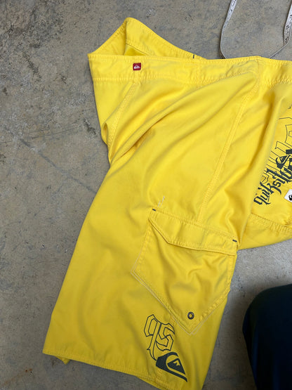 yellow Quiksilver men's boardshorts y2K size 36