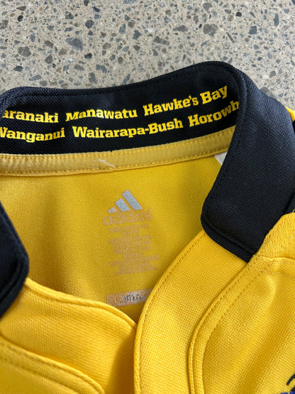 yellow Adidas Wellington Hurricanes Super Rugby home jersey, featuring the "bnz" sponsor logo and Super Rugby branding on the sleeves 2012 Small