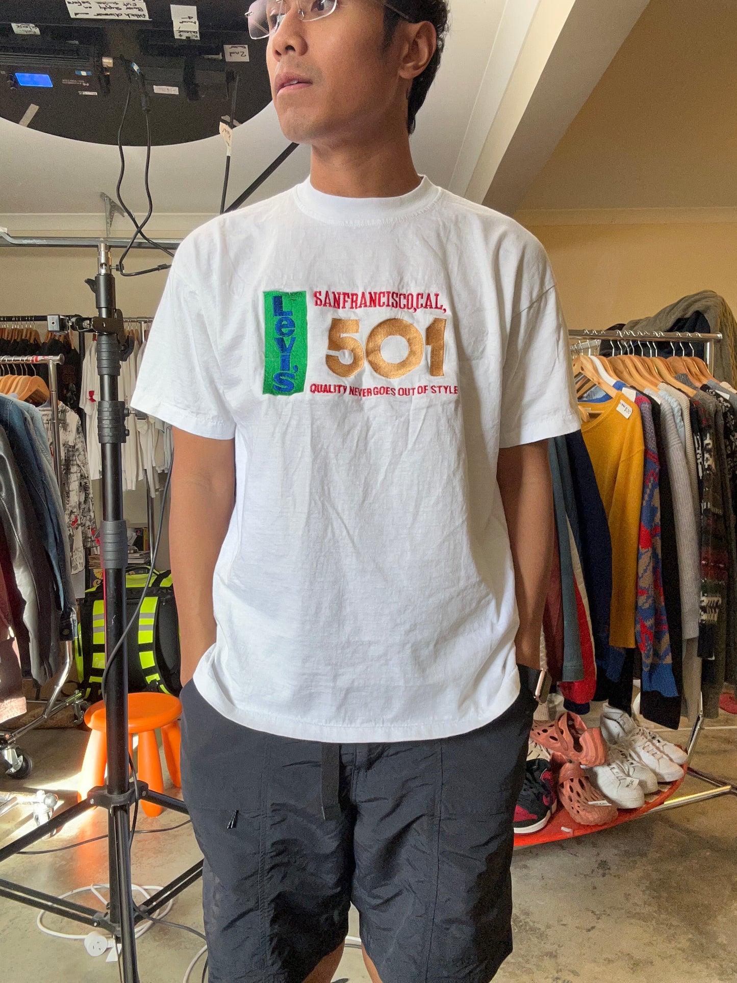 Vintage  Levi's 501 t-shirt features a embroidered "San Francisco, Cal" and "501" graphic across the chest Medium