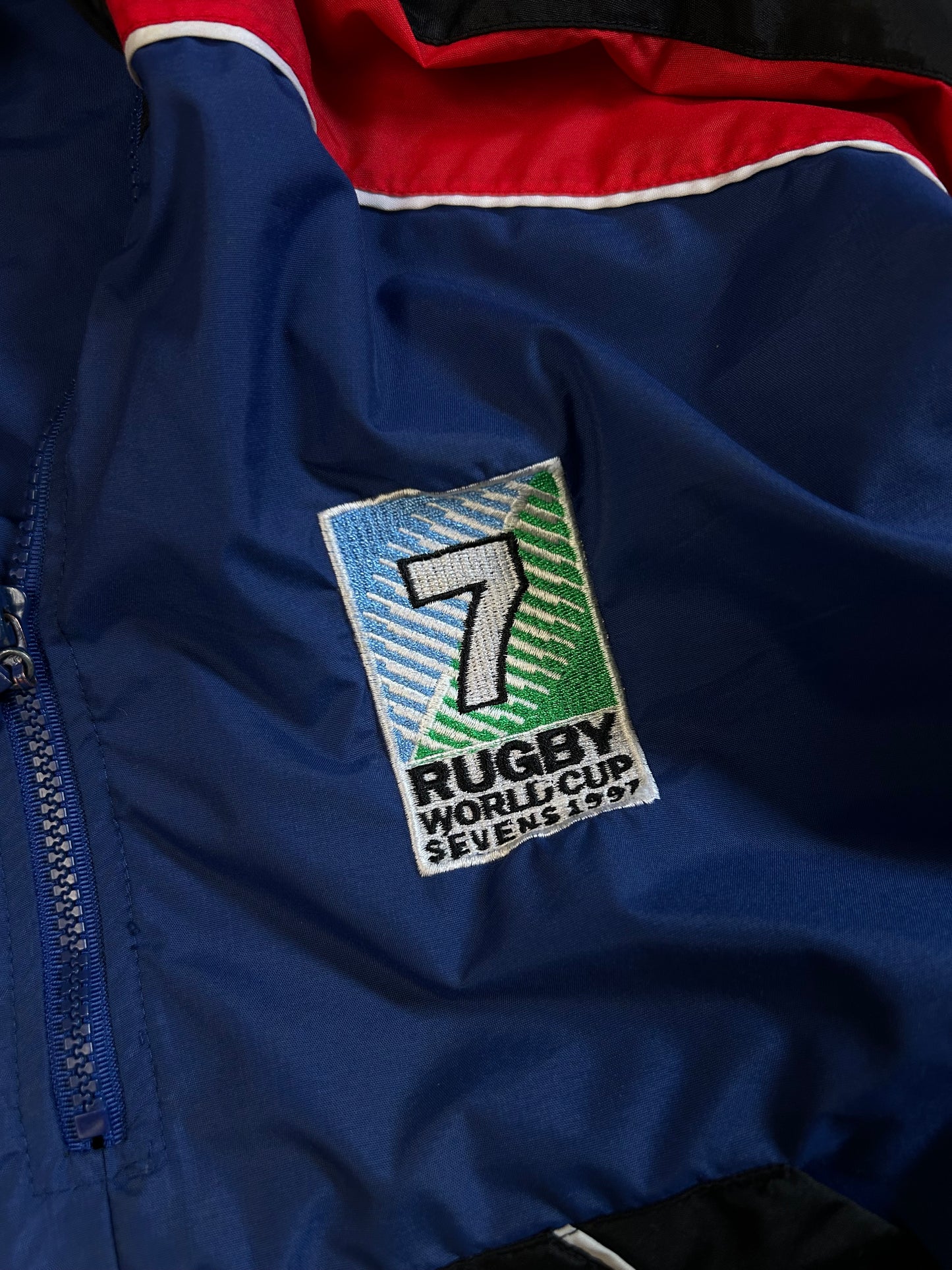 rare vintage Canterbury of New Zealand hooded anorak jacket from the 1997 Hong Kong Rugby World Cup Sevens Large
