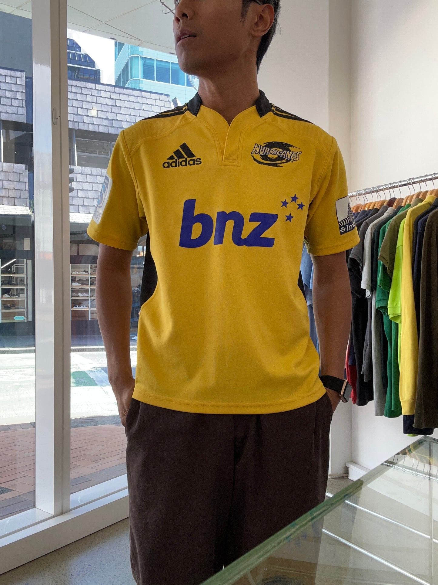 yellow Adidas Wellington Hurricanes Super Rugby home jersey, featuring the "bnz" sponsor logo and Super Rugby branding on the sleeves 2012 Small