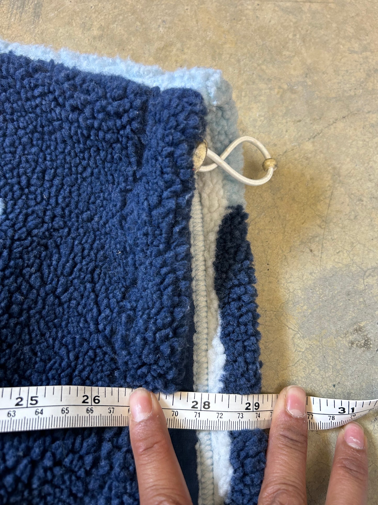 Kith Lakeside Claremont Sherpa Quarter Zip in the Summit colorway, featuring a graphic lakeside scene and a branded quarter-zip closure XL Blue