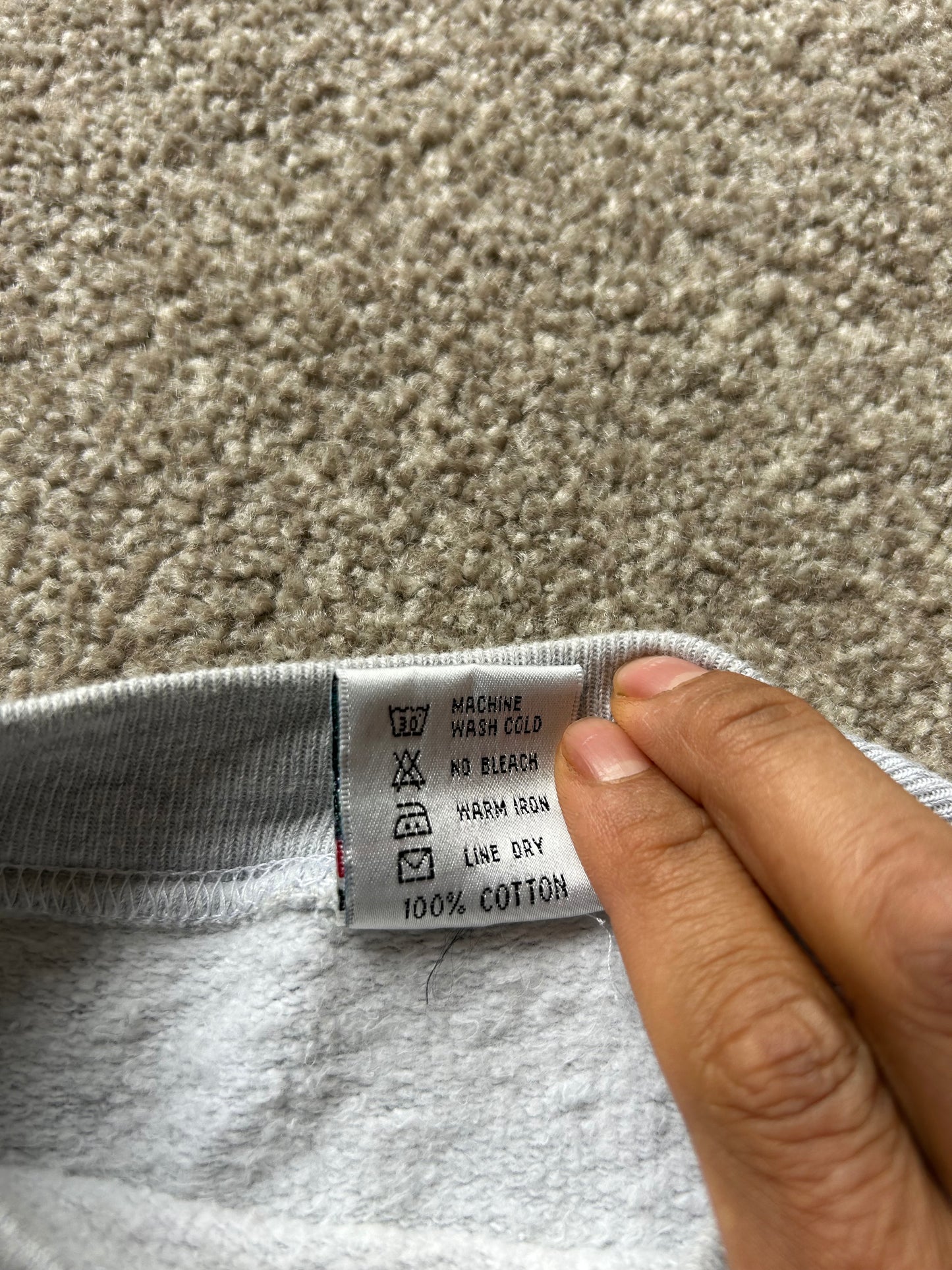 Vintage Hard Rock Cafe Singapore Embroidered  Grey Medium