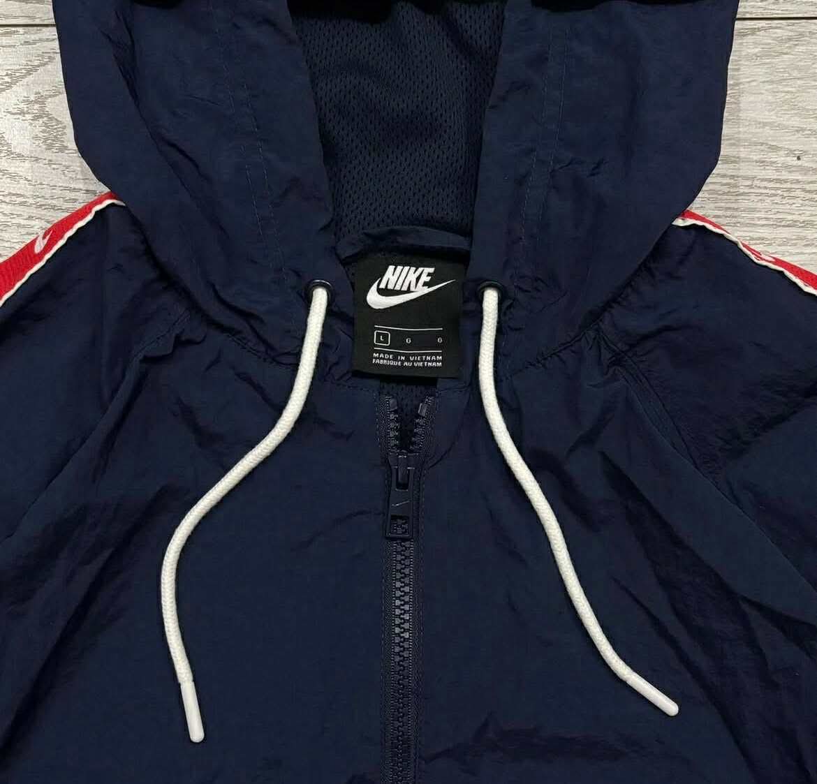 Nike Windbreaker Navy Blue Large