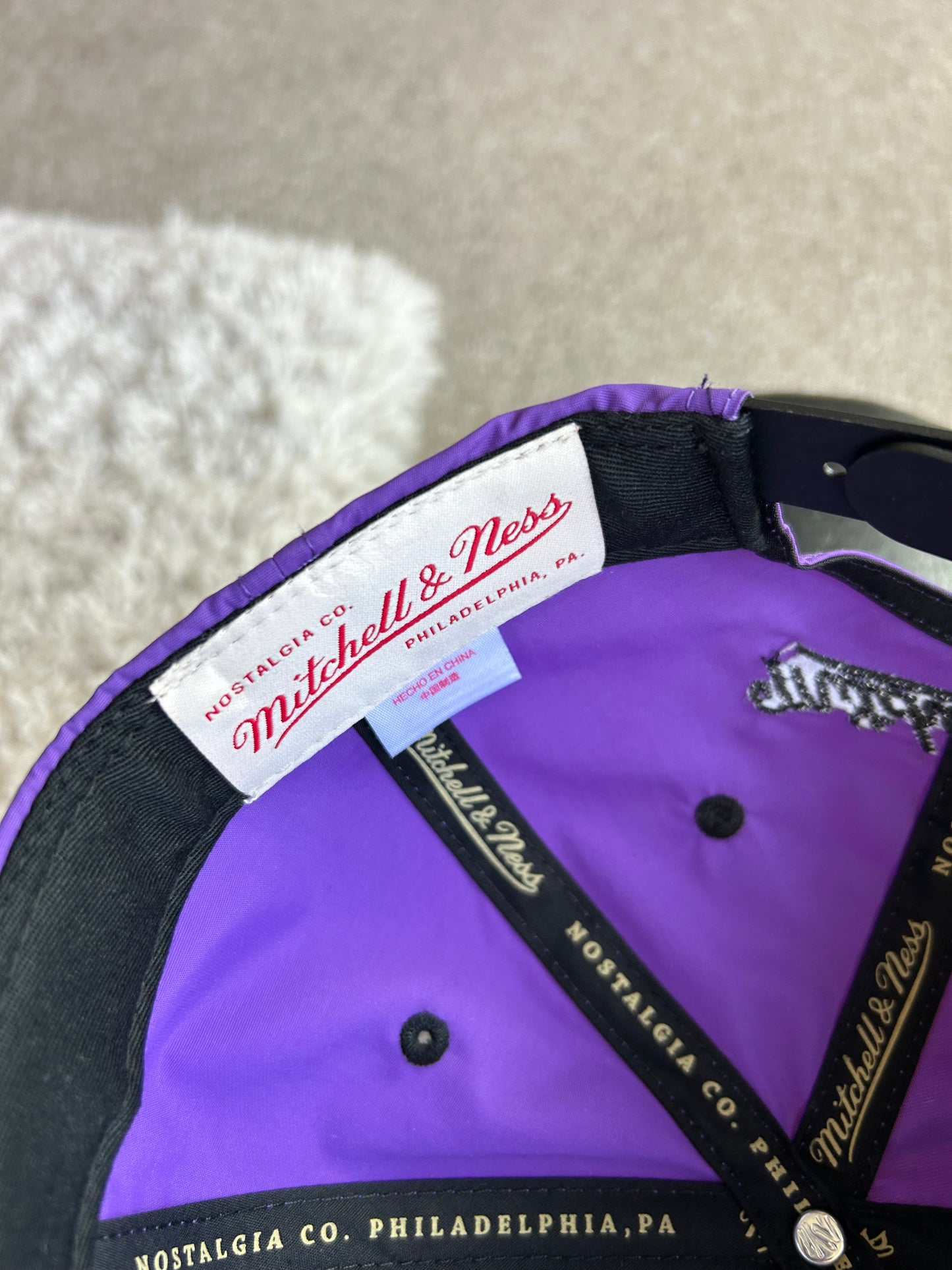 Mitchell & Ness Charlotte Hornets NBA purple and black Snapback Hat