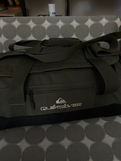 Quiksilver Men's Shelter Duffle Bag in Grape Leaf olive green and black