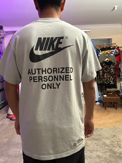 Nike Sportswear Authorized Personnel T-Shirt in a grey cotton materia Medium