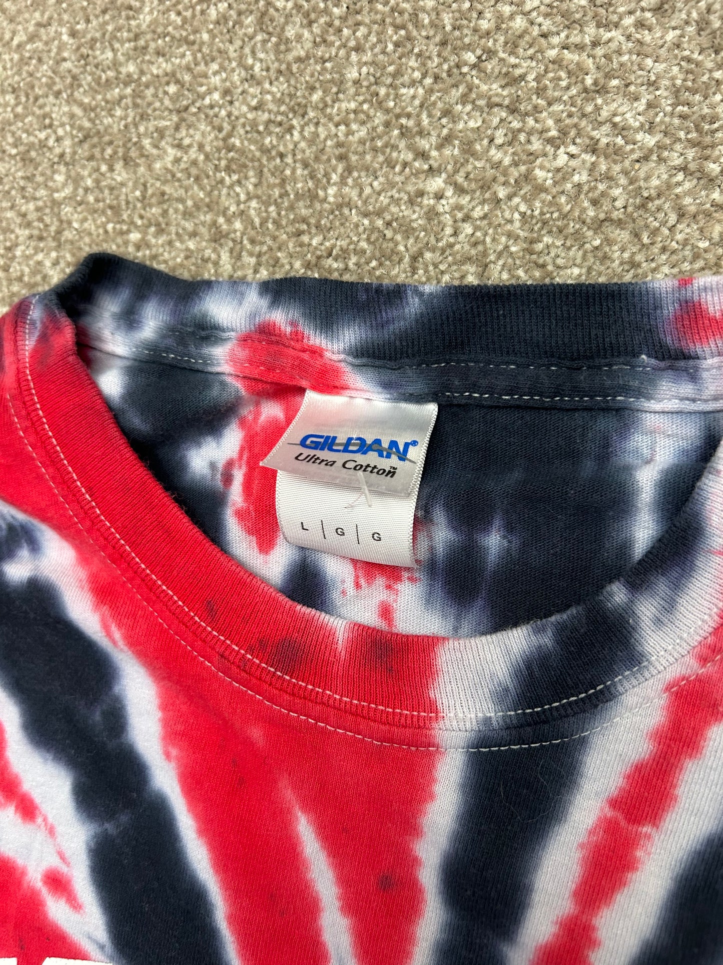 Vintage GILDAN Wisconsin Red and Black Tie Dye T-Shirt Size Large