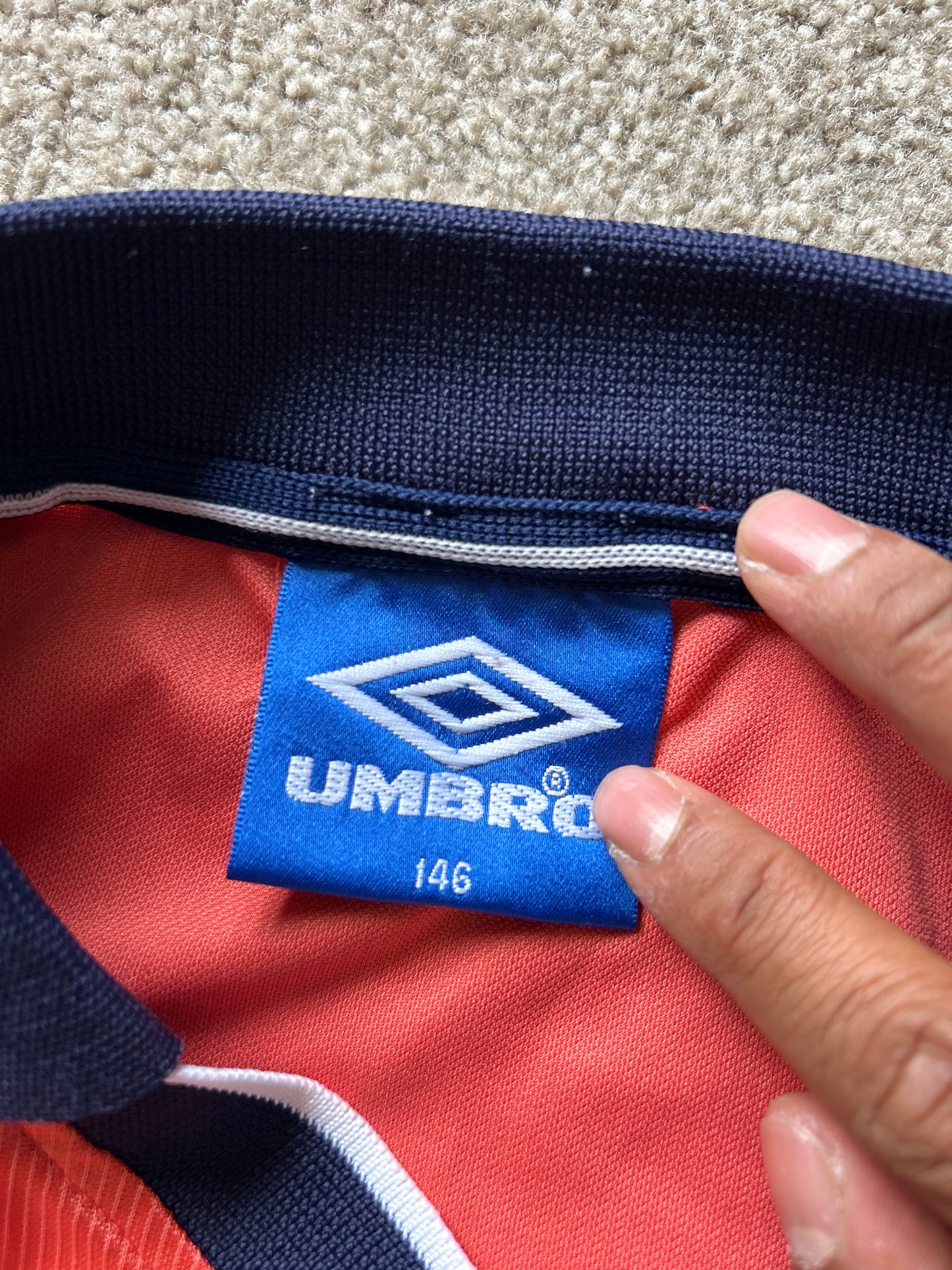 1999-00 Scotland Umbro away football shirt, featuring a distinct coral red body with navy blue accents XS Youth 10-12