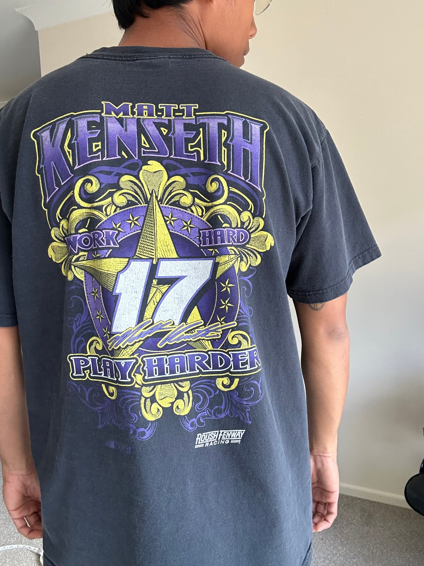 vintage Matt Kenseth Crown Royal NASCAR racing t-shirt featuring the #17 Roush Racing Fusion Chase Authentic Large Black