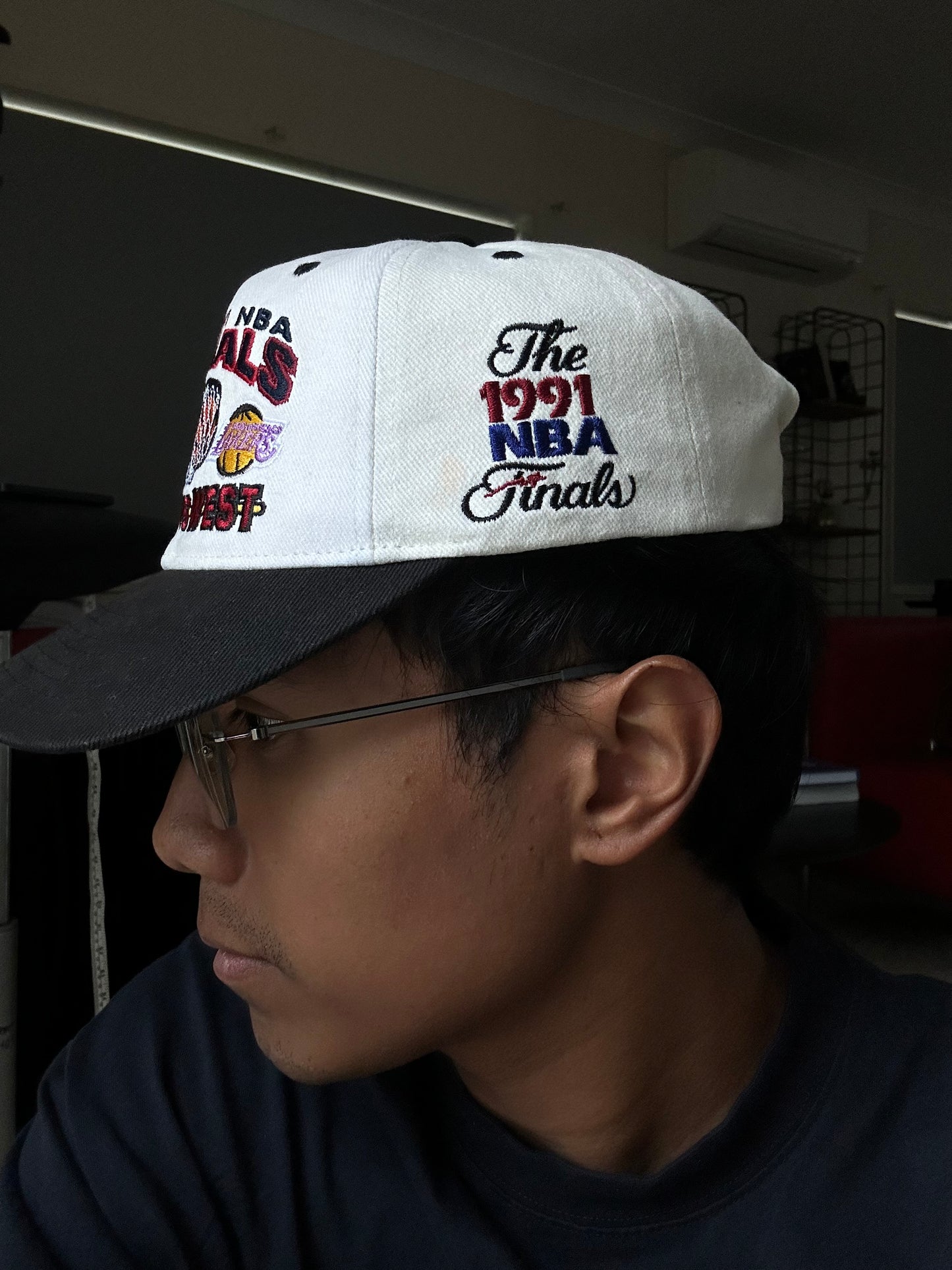 Mitchell & Ness Chicago Bulls vs. Los Angeles Lakers 1991 NBA Finals Snapback cap Cream