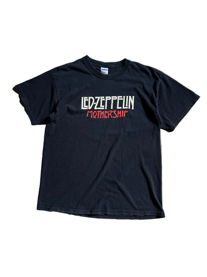 black Led Zeppelin "Mothership" graphic t-shirt featuring a Gildan brand tag Large 2007
