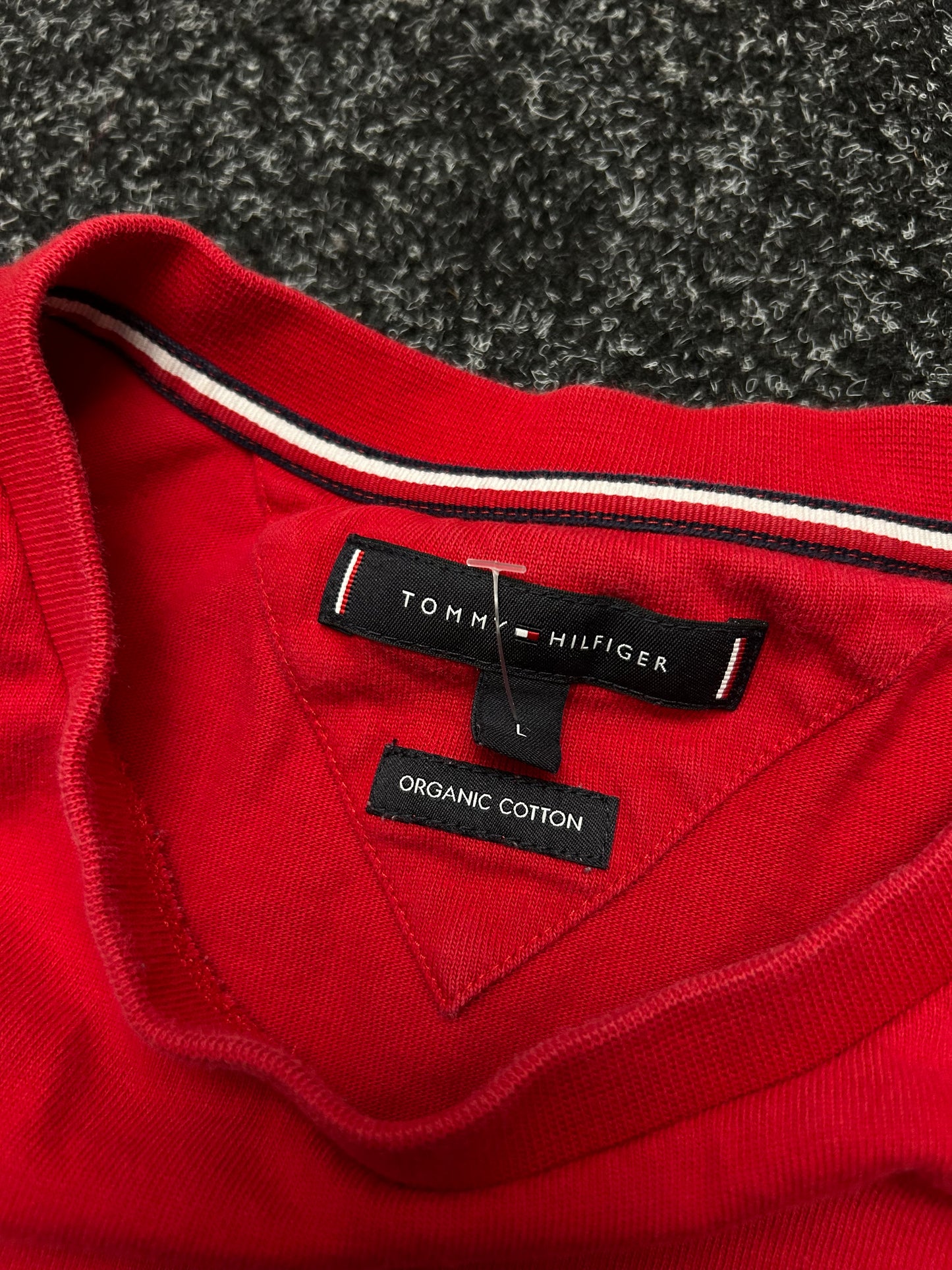 TOMMY HILFIGER 
ICON ORGANIC COTTON T-SHIRT Large Slim Fit Red