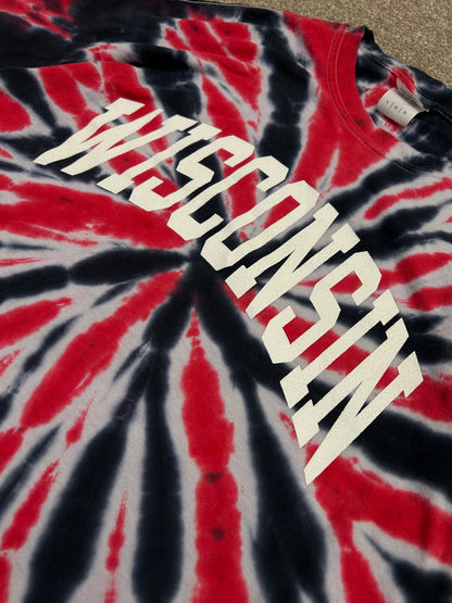 Vintage GILDAN Wisconsin Red and Black Tie Dye T-Shirt Size Large