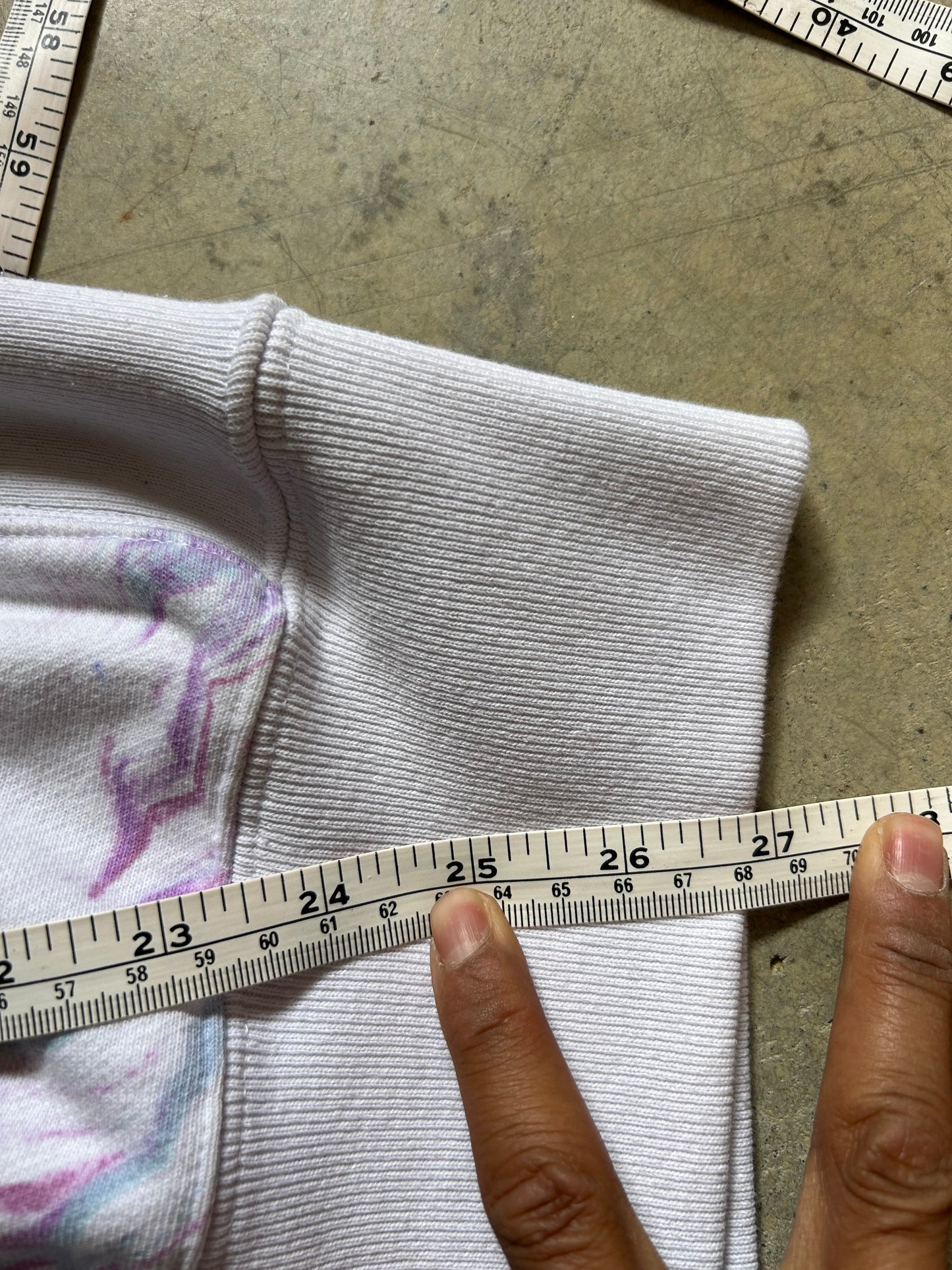 Champion Reverse Weave crewneck sweatshirt featuring a marble-style dye pattern Medium White