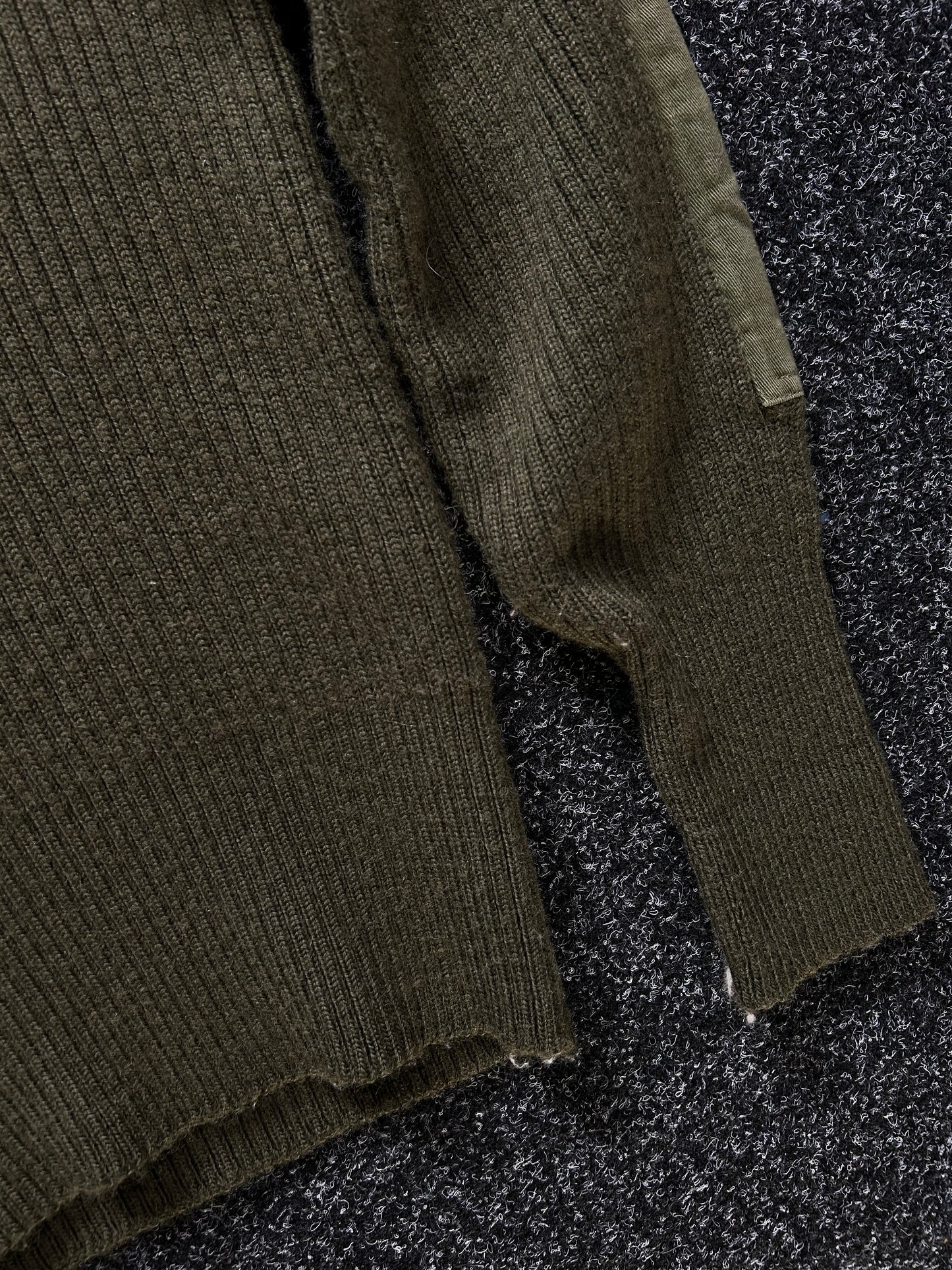 Jersey Mans Heavy Olive Round Small Knitted Wool