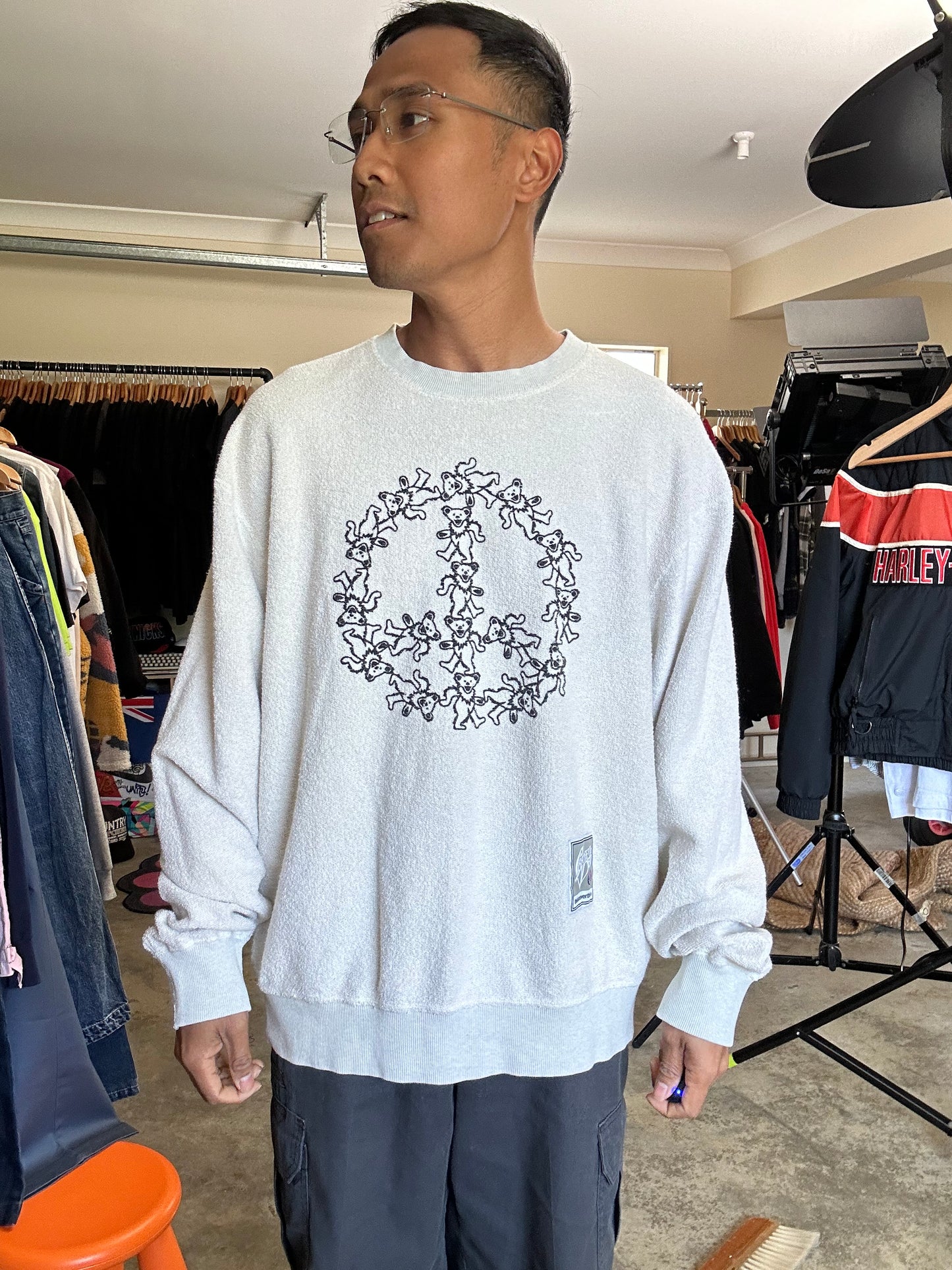 thisisneverthat® x Grateful Dead Peace Bears Reversible Sweater XL White