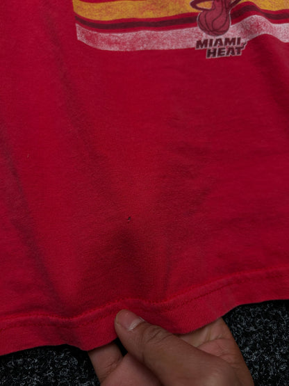 Mickey Mouse NBA Miami Heat Tshirt Slam Dunk Mickey Large Red
