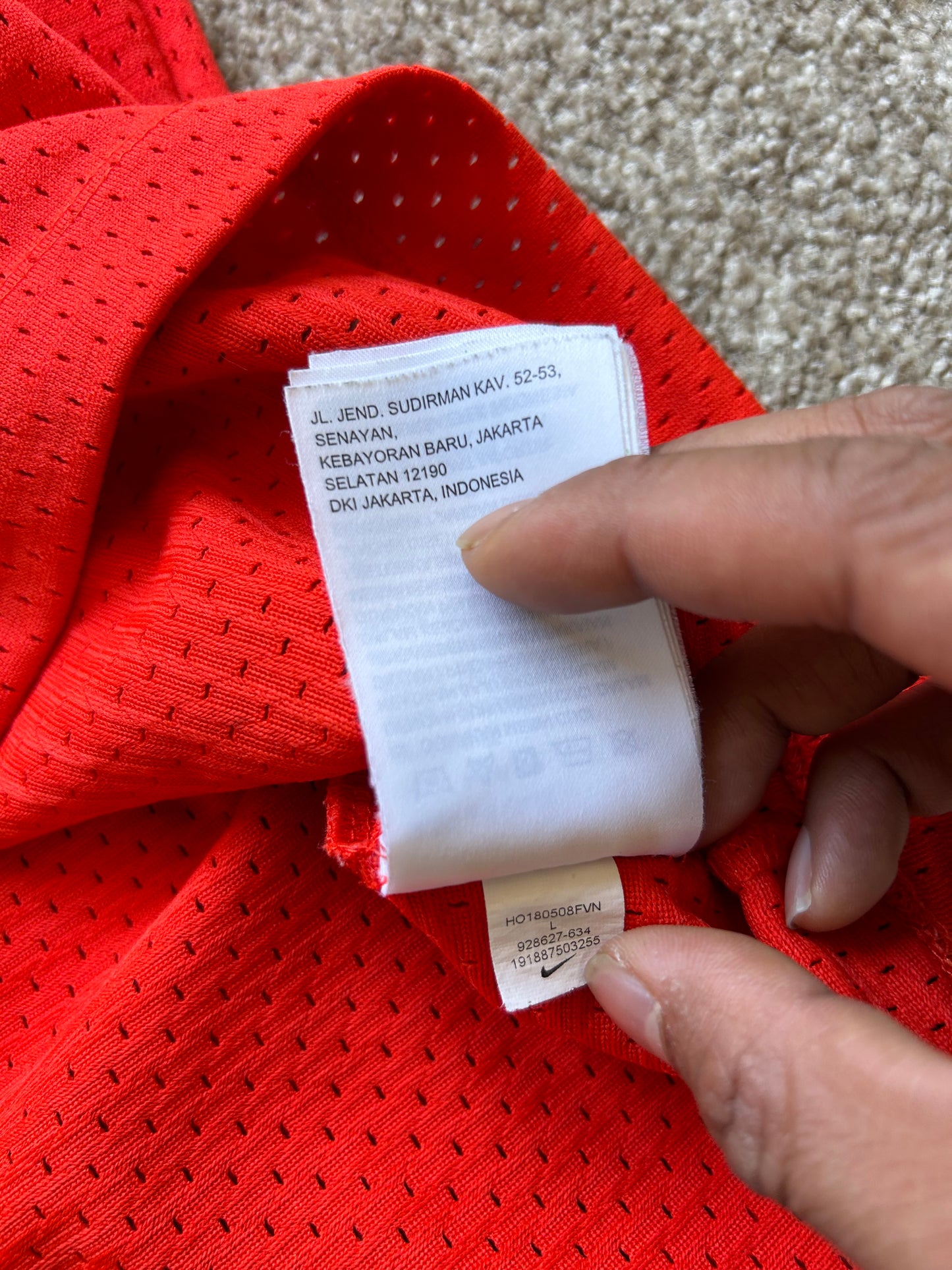 Nike Sportswear NSW Shirt in the Noble Red and White colorway Large Mesh
