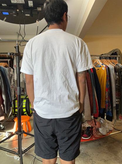 Vintage  Levi's 501 t-shirt features a embroidered "San Francisco, Cal" and "501" graphic across the chest Medium