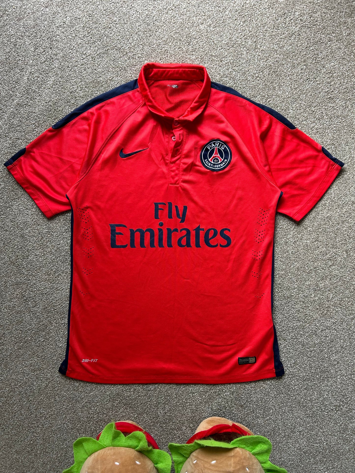Pre-Owned Paris Saint-Germain Third Stadium Jersey 'Red' Large 2014