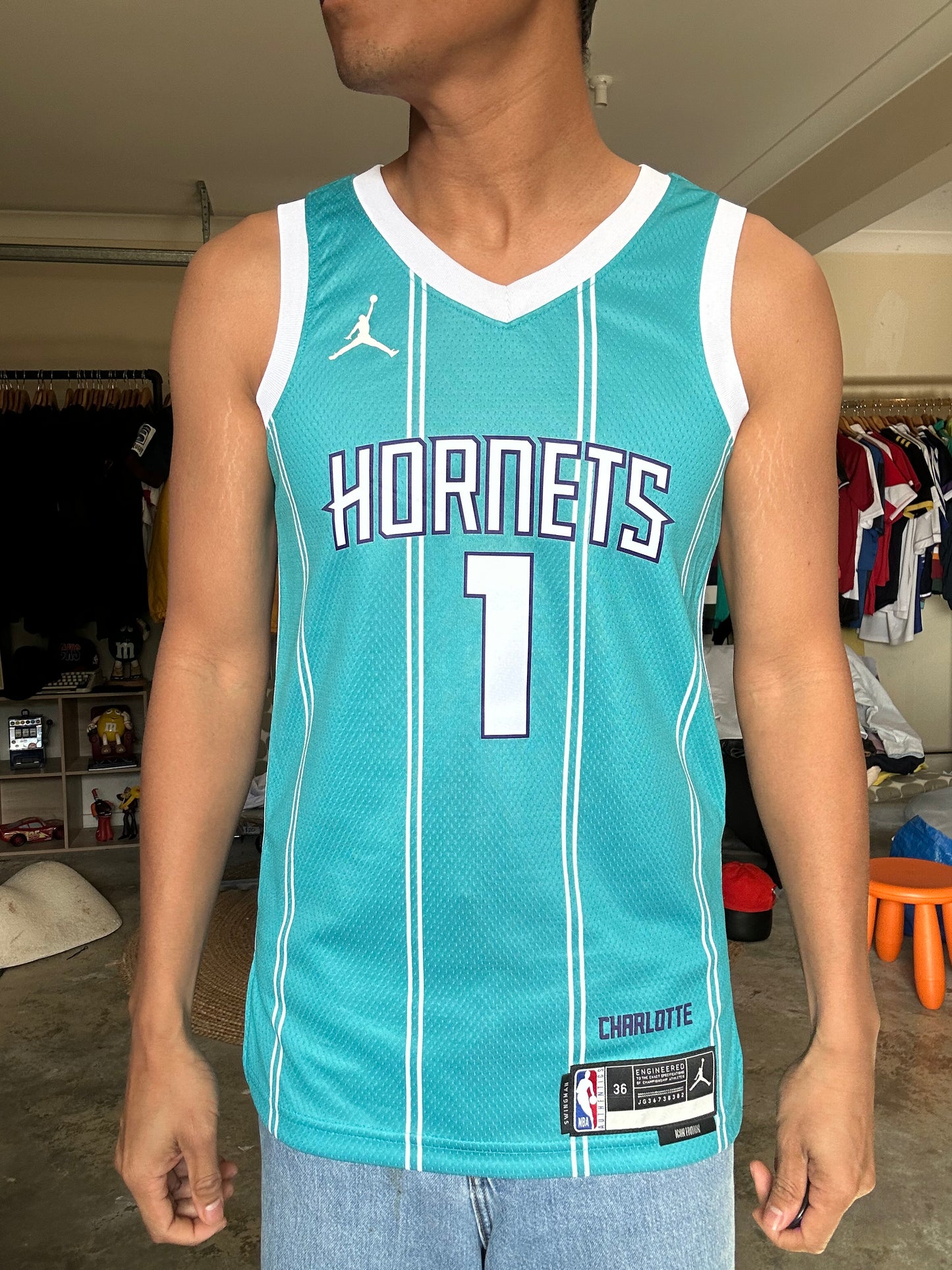 Jordan Brand Charlotte Hornets LaMelo Ball #1 Icon Swingman Jersey in teal XS
