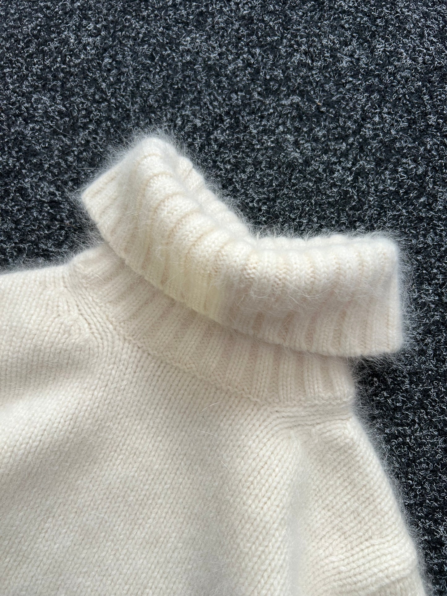 Glassons Turtle Neck White size 10 Small Soft Sweater