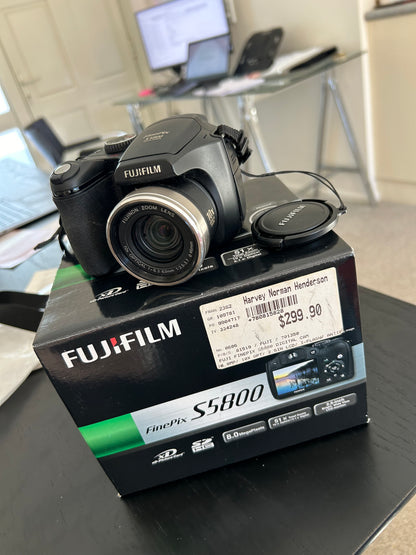 Fujifilm FinePix S5800 digital camera