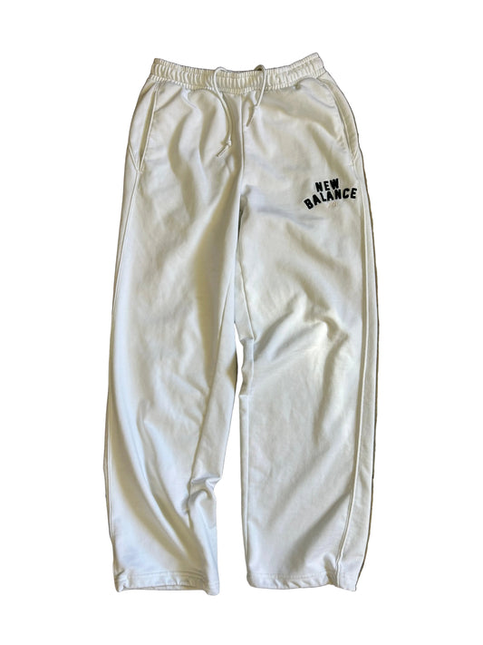 New Balance Essentials Varsity Fleece Sweatpants in a white colorway Medium