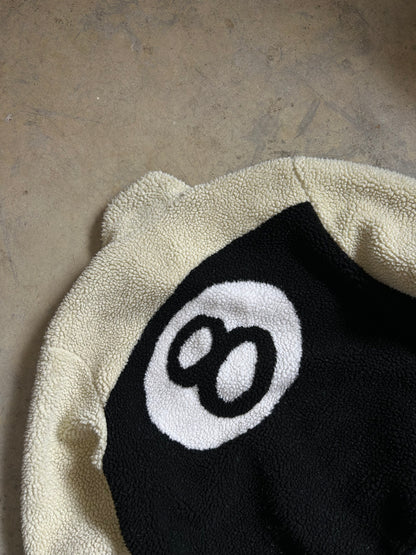 Stüssy 8 Ball Reversible Sherpa Fleece Jacket is a cozy and stylish outerwear piece known for its reversible design and bold 8-ball graphics on the back XL