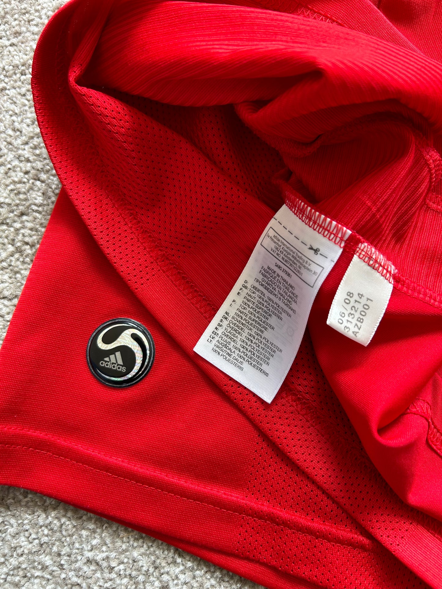 authentic adidas Liverpool FC 2008-10 Home Shirt featuring the iconic Carlsberg Large Red