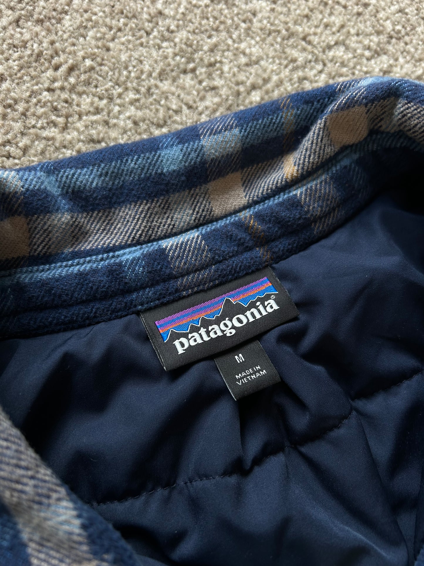 PATAGONIA FJORD DISCOUNT INSULATED FLANNEL JACKET Medium Navy Blue