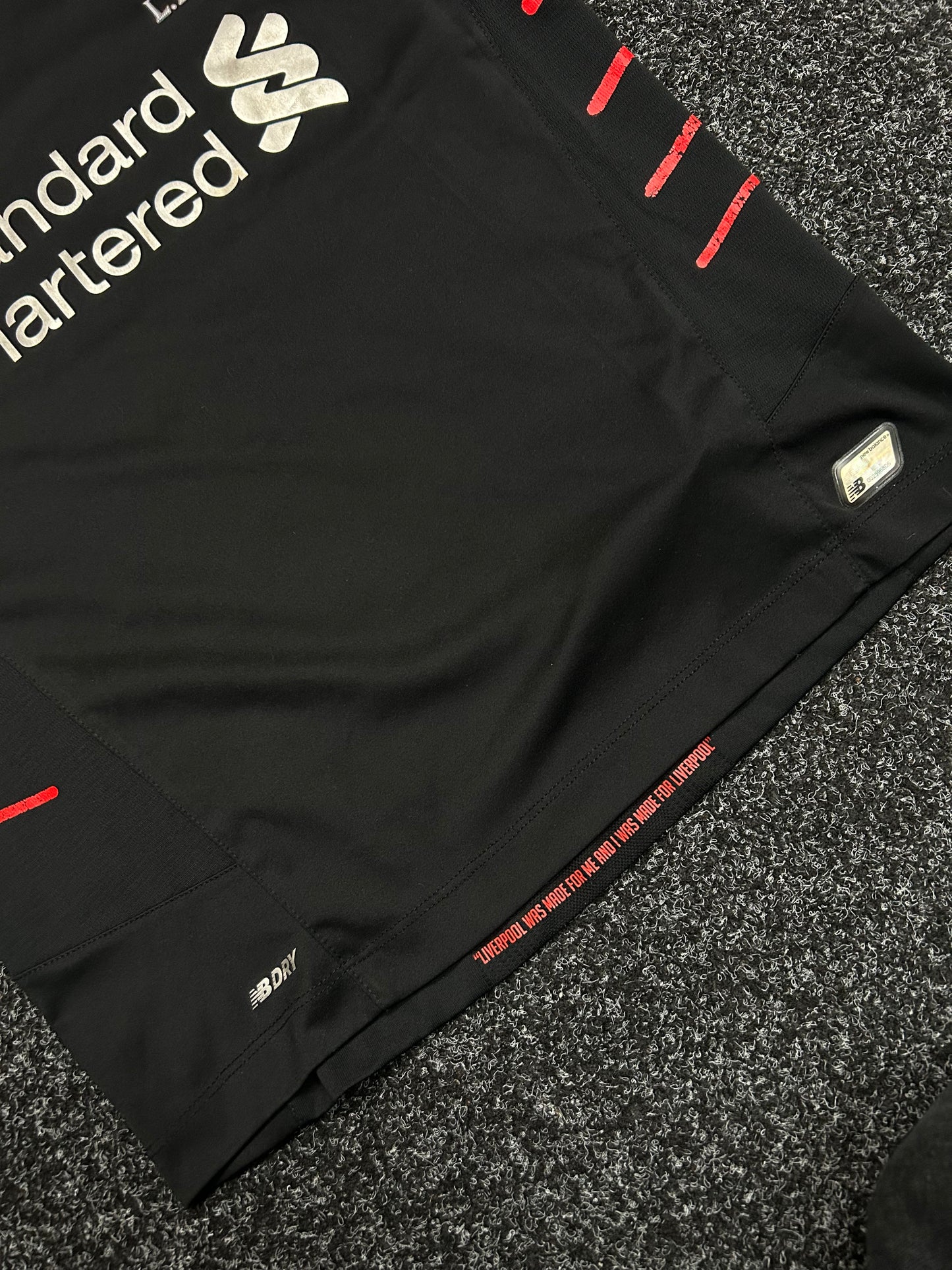 2016-17 Liverpool New Balance Away Shirt Black Small